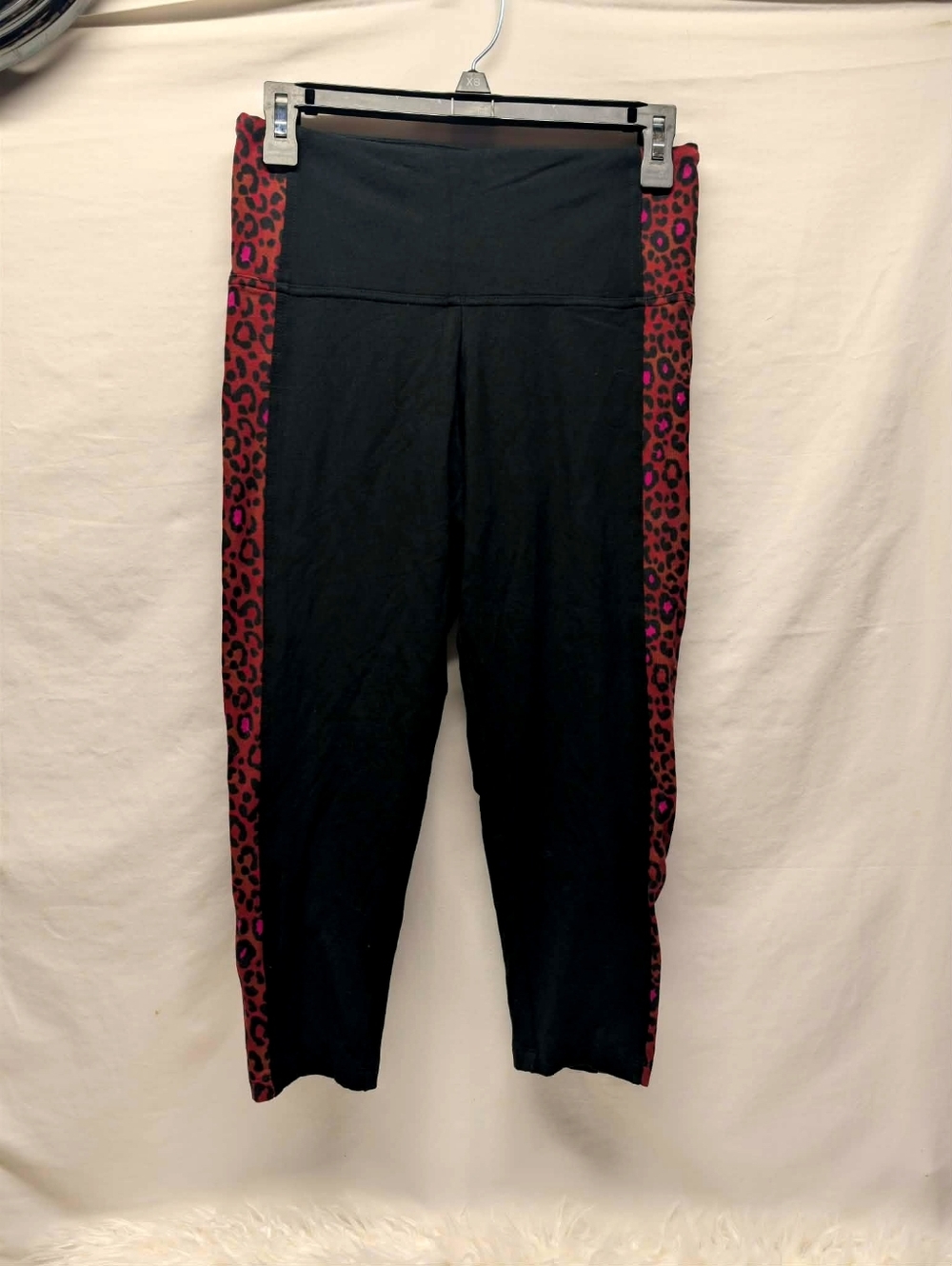 PINK VS Black High-Waist Capri Leggings with Red Y2k Leopard Side Panels
